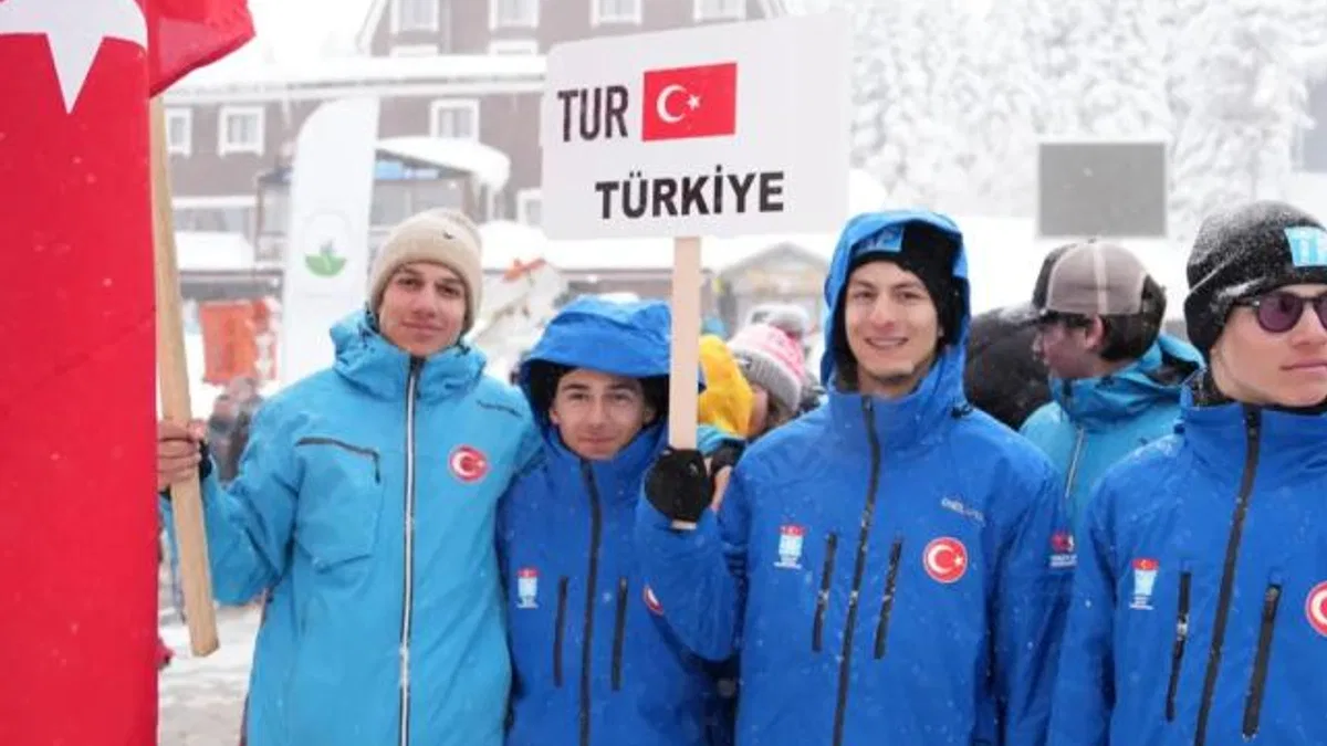 Bursa’da genç kayakçılar piste çıktı