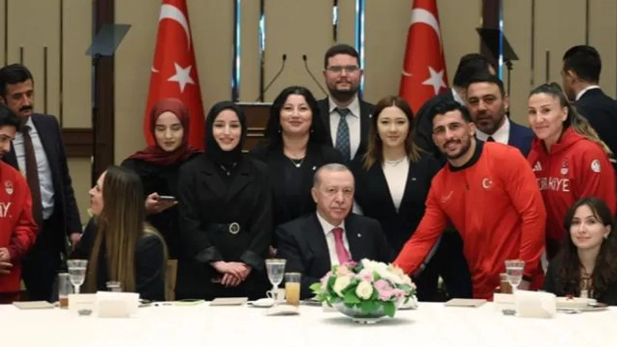 Erdoğan’dan gençliğe güven: Türkiye’yi sizlerle bugünlere getirdik