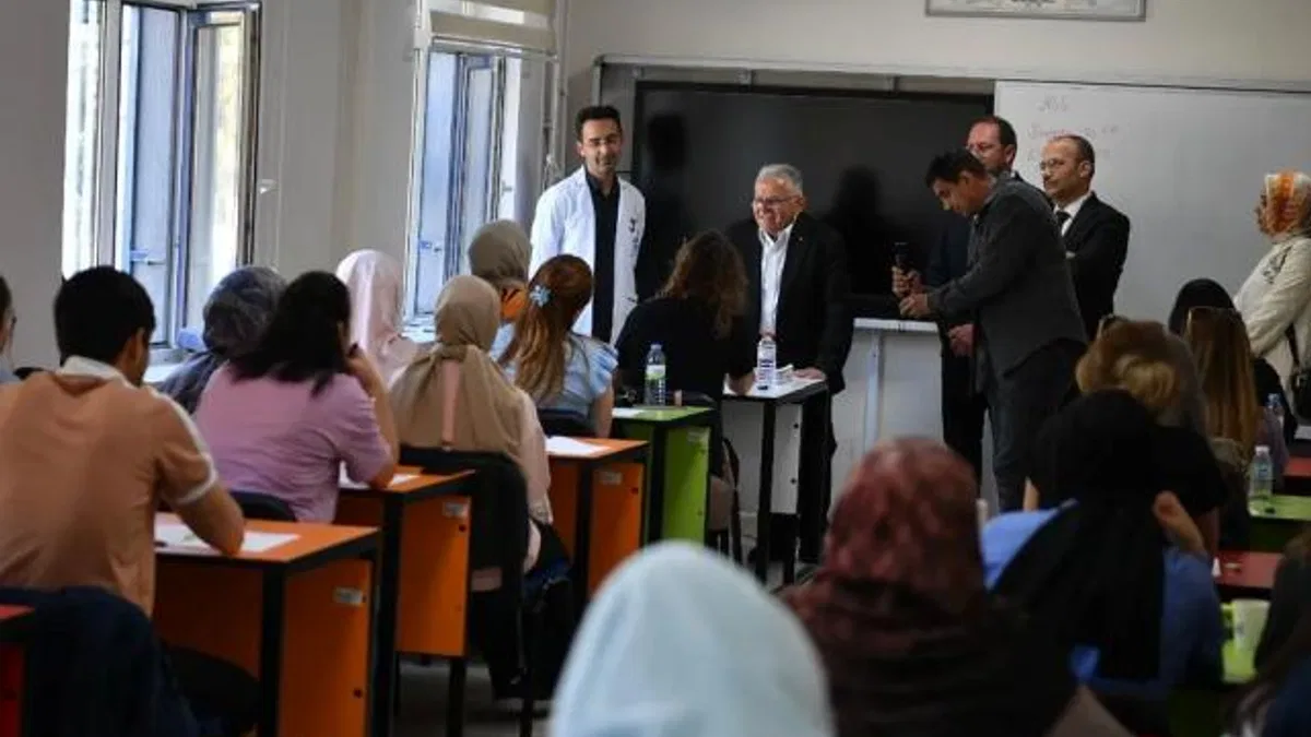 KAYMEK AGS öğrencilerine Büyükkılıç’tan başarı dileği