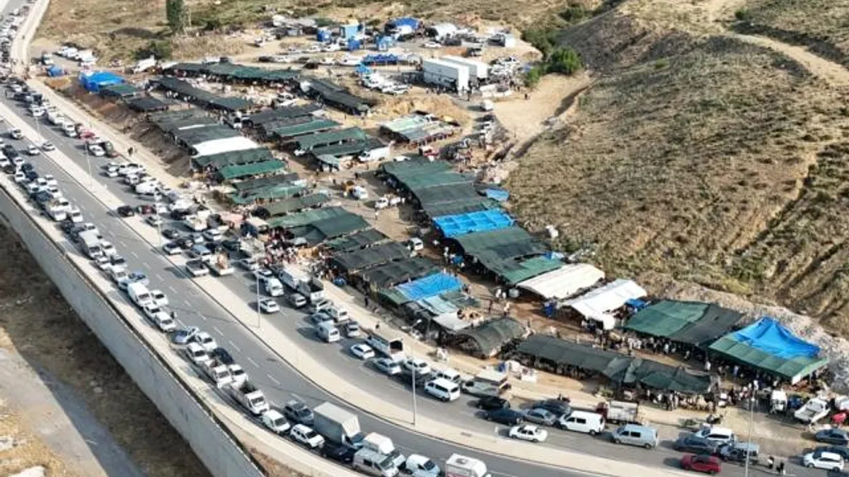 İzmir Karabağlar’da planlı ve denetimli kurban alanı