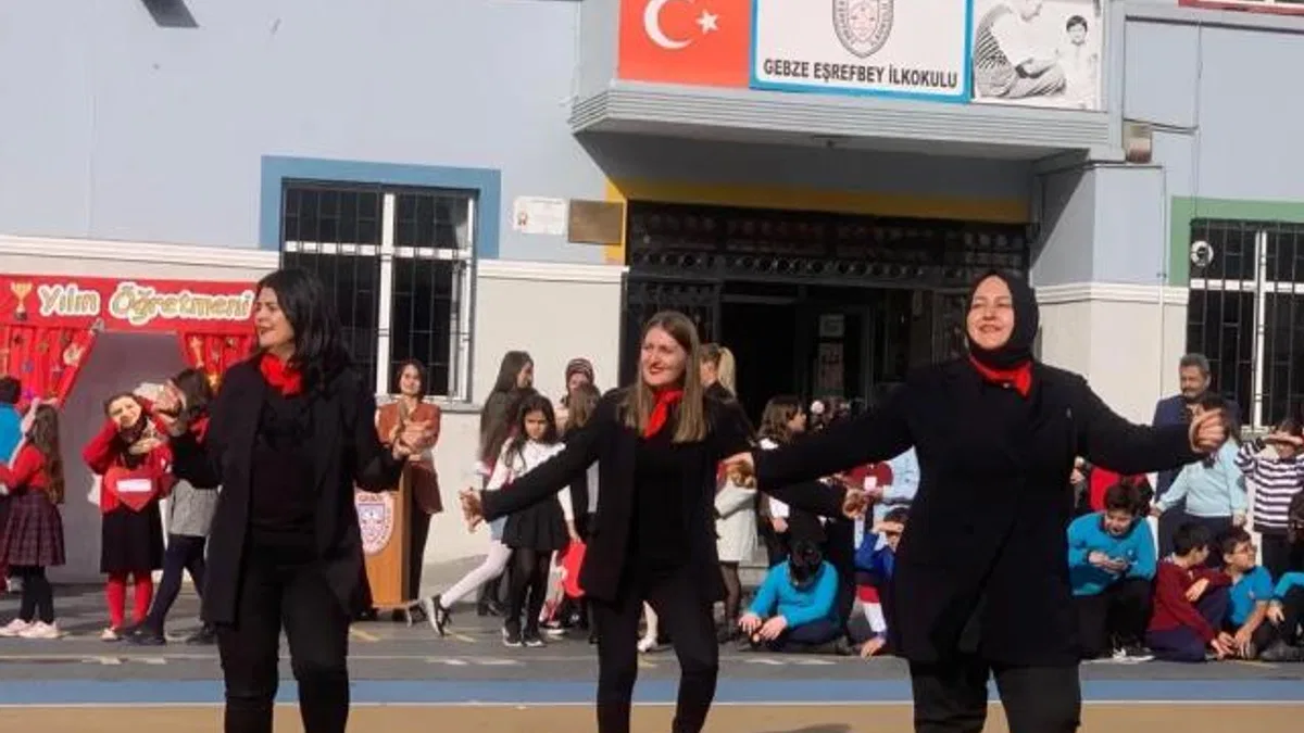 Kocaeli Gebze Eşrefbey İlkokulu’nda renkli kutlama