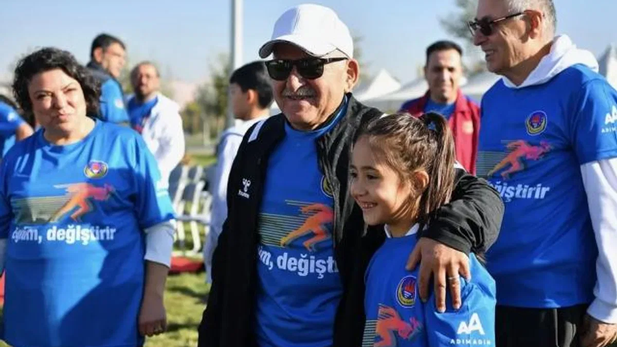 Memduh Büyükkılıç’tan anlamlı koşu