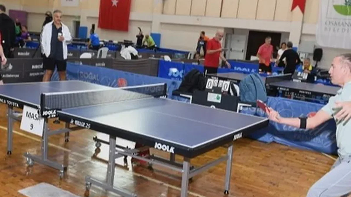 Ulusal Bursa Veteran Masa Tenisi Turnuvası başladı