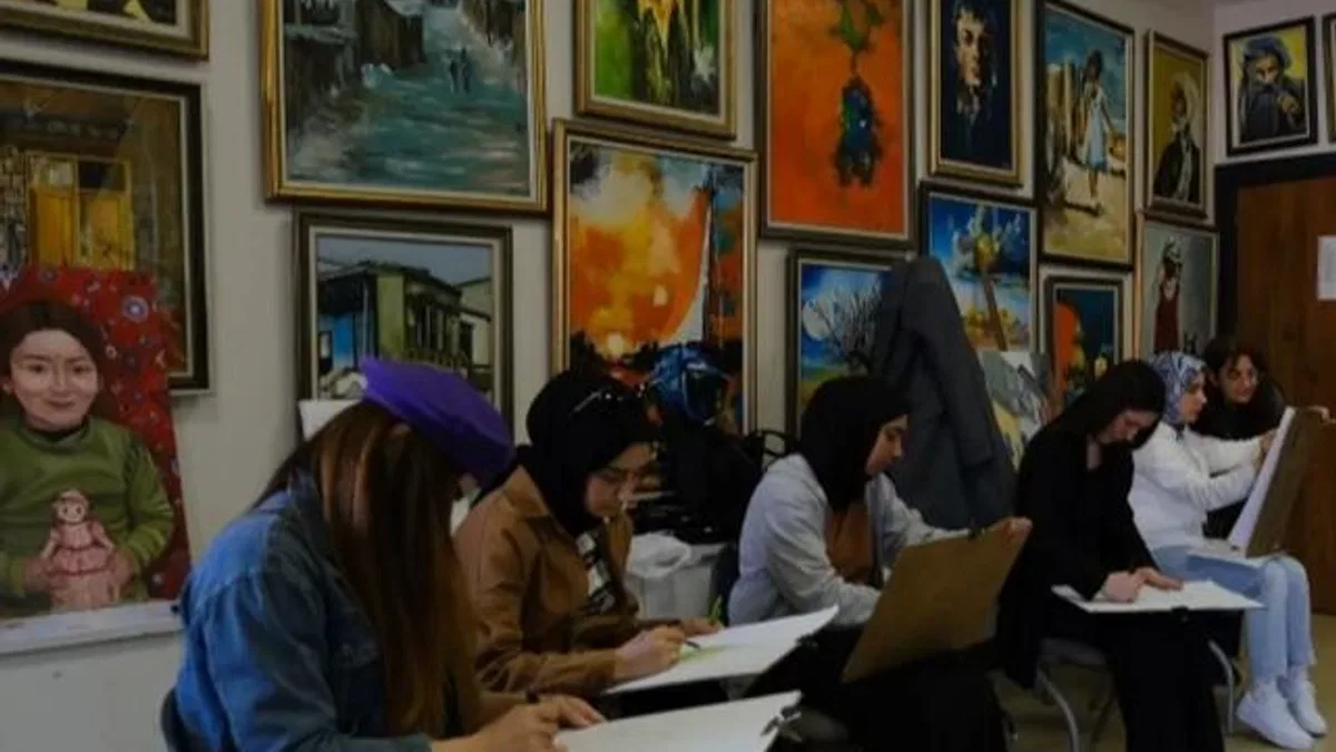 Diyarbakır’da ücretsiz kültür kursları sürüyor