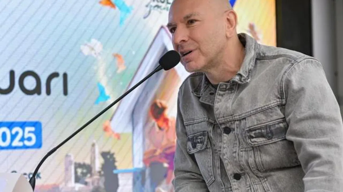 Demir Demirkan İzmir’de bu kez edebiyat sahnesinde buluştu