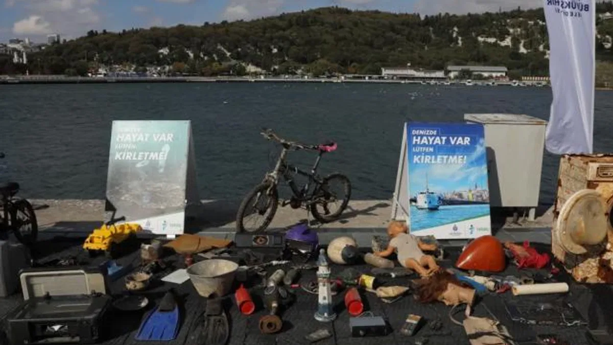 Marmara Denizi’nden neler neler çıktı? Atıklar Marmara Forum’da sergilendi