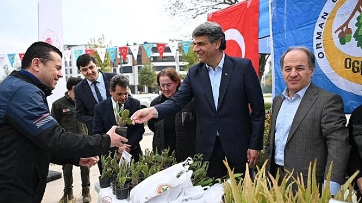 Kartepe’de 2300 Fidan Dağıtıldı