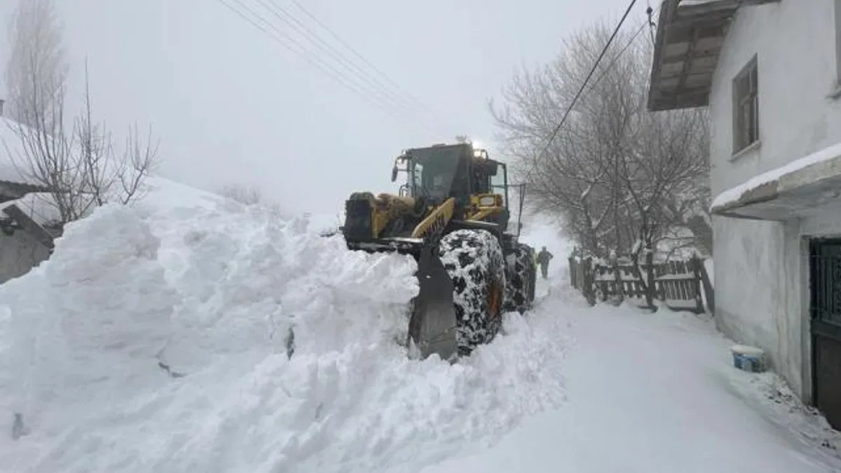 Sakarya’da 100 kişilik timle karla mücadelede son durum