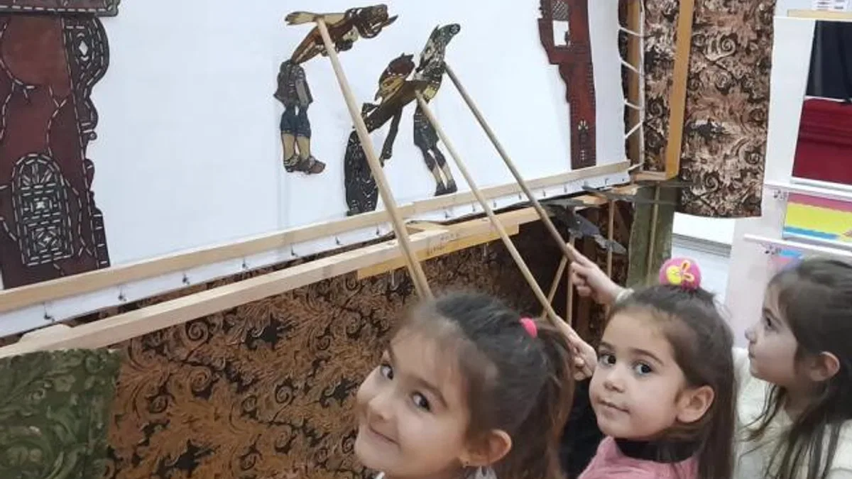 ‘Hacivat ve Karagöz Müzede’ bu yılın turnesine başladı