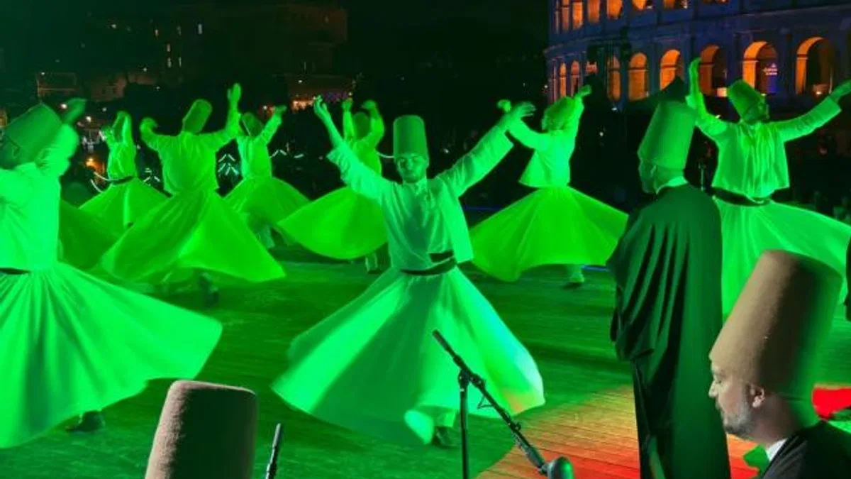 Mevlana’nın evrensel çağrısı Kolezyum’da yankılandı