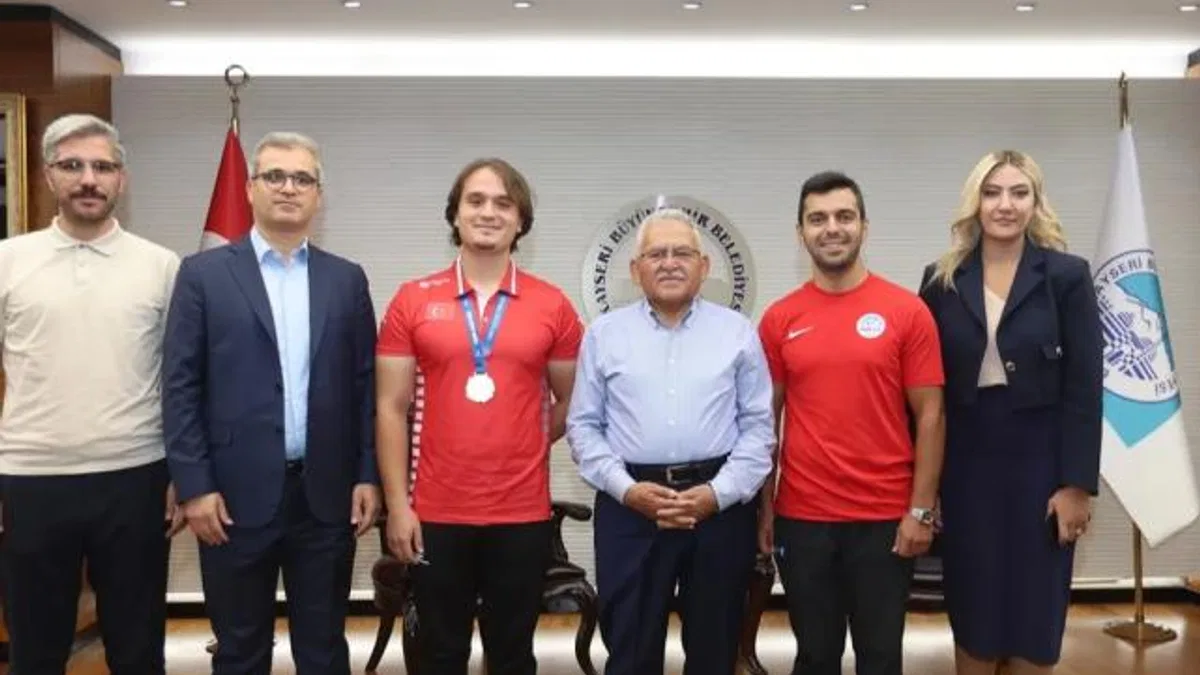 Kayseri’nin şampiyon ‘Arslan’ına ‘büyük’ tebrik