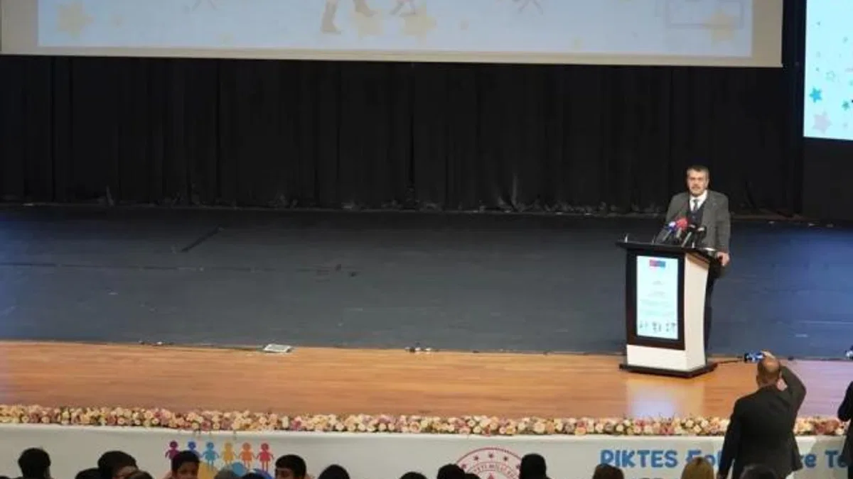 Bakan Tekin PIKTES programına katıldı