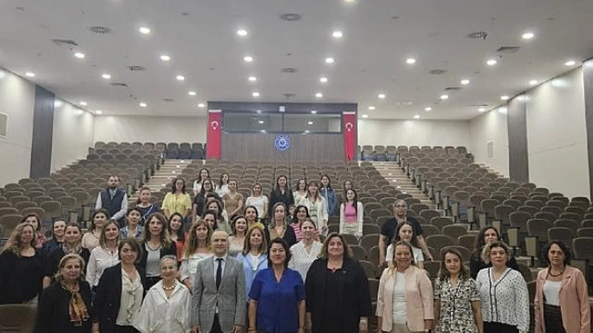 Hemşirelik Fakültesinde “Bilimsel Yayın Sürecinde Kolaylaştırıcılar” konuşuldu