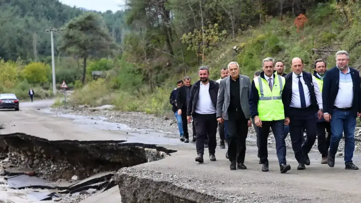 Başkan Alemdar Geyve’deki sel hasarını inceledi