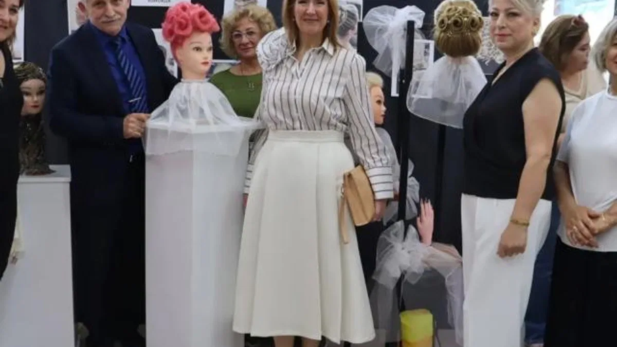 İZMEK’ten muhteşem defile ve yılsonu sergisi