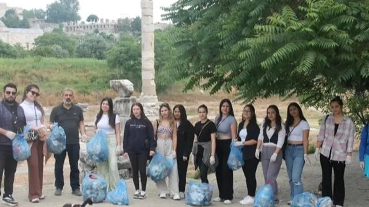 İzmir Efes MYO’dan kültürel miras alanında temizlik