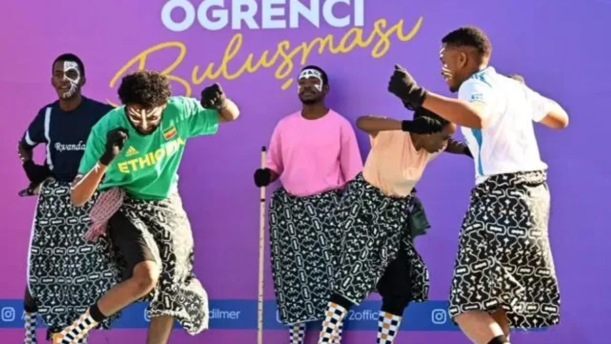 Kocaeli’de ‘Uluslararası Öğrenci Buluşması’nda kültürler buluştu
