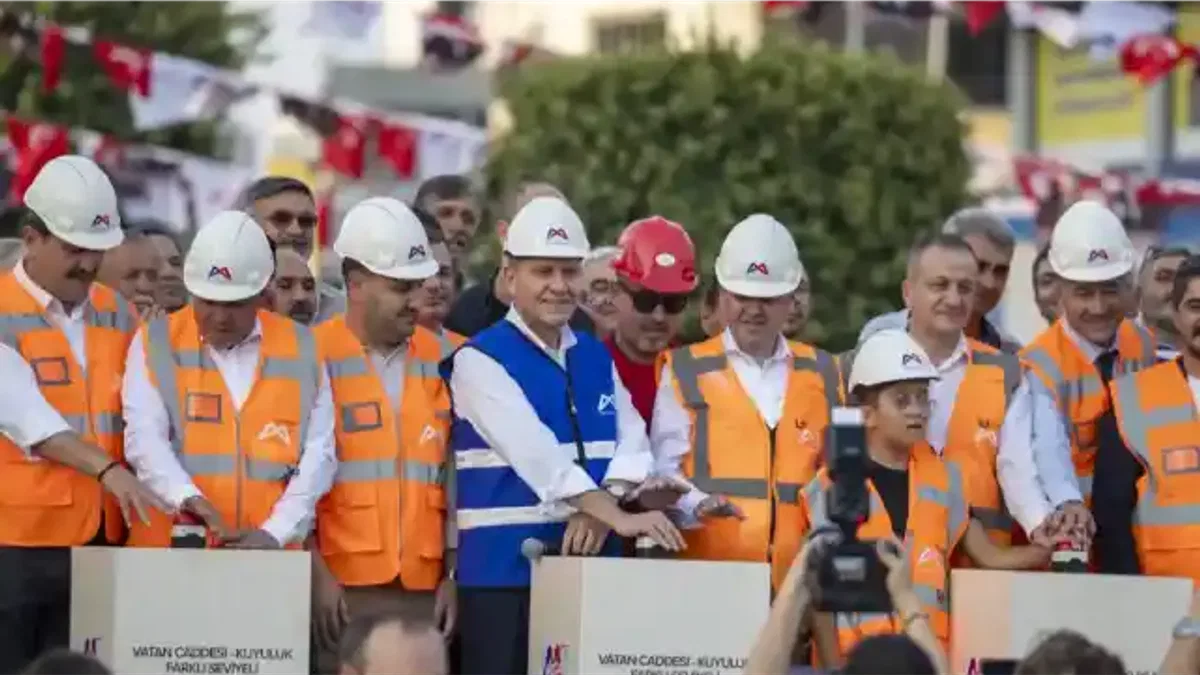 Mersin’de ulaşım için dev yatırım! Vatan Caddesi-Kuyuluk Kavşağı’nın temeli atıldı