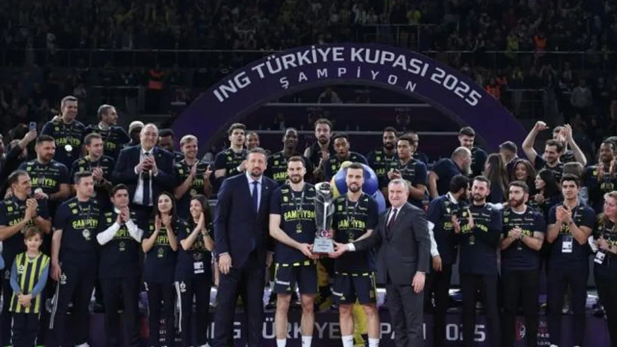 Potada Türkiye kupası Fenerbahçe Beko’nun oldu