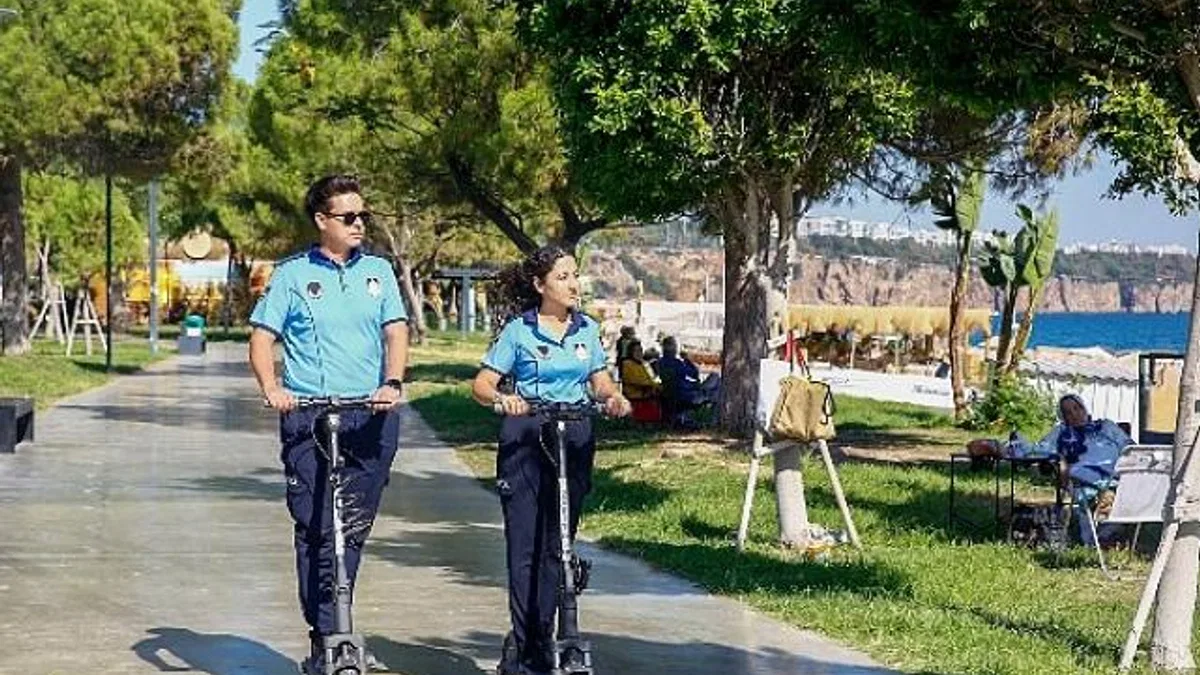 Büyükşehir Zabıtası Konyaaltı’nda 4 bin 360 olaya müdahale etti