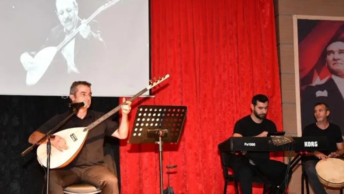 Neşet Ertaş Çiğli’de türkülerle anıldı