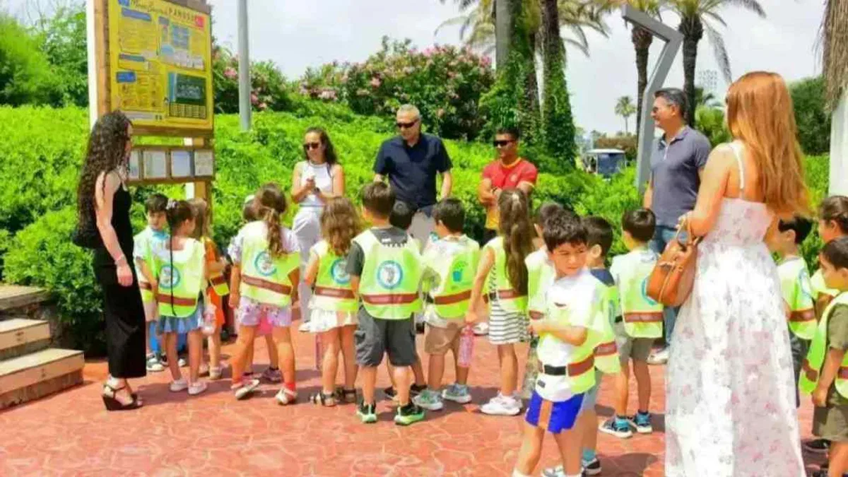 Antalya’da minik çevreciler Mavi Bayrak’la tanıştı