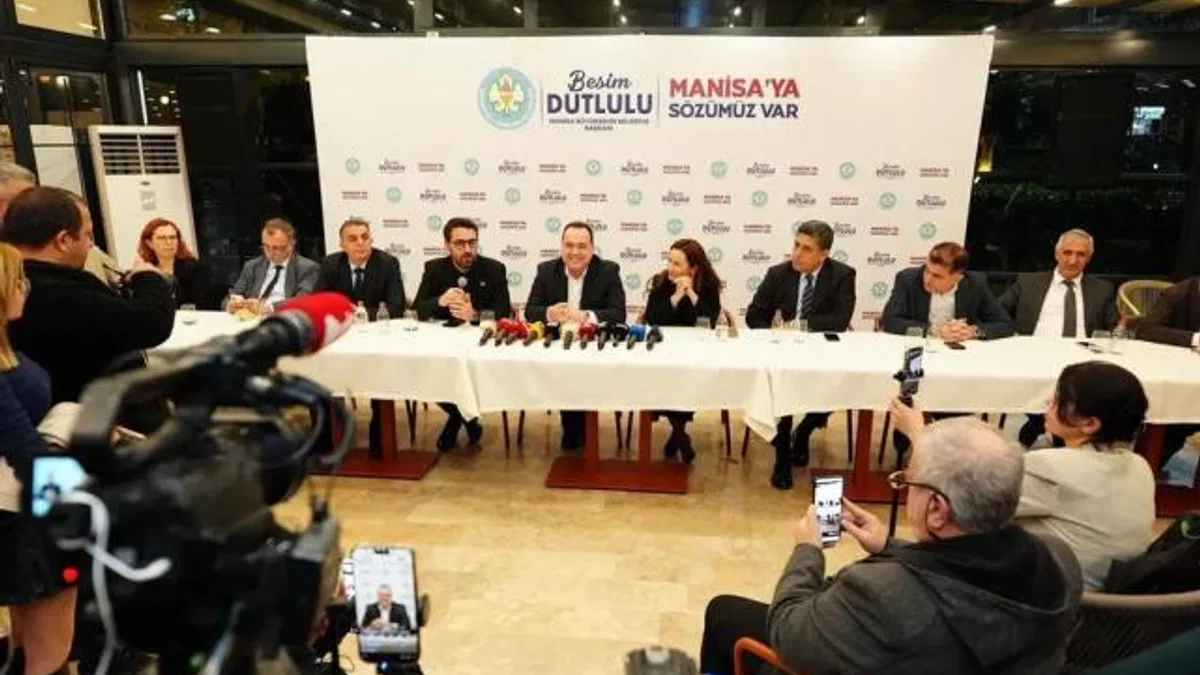 Manisa’da Başkan Dutlulu gazetecilerle buluştu