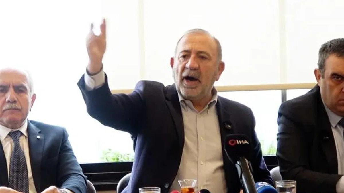 Gürsel Tekin Şile’de partililerle buluştu… “CHP’yi fabrika ayarlarına döndüreceğiz”