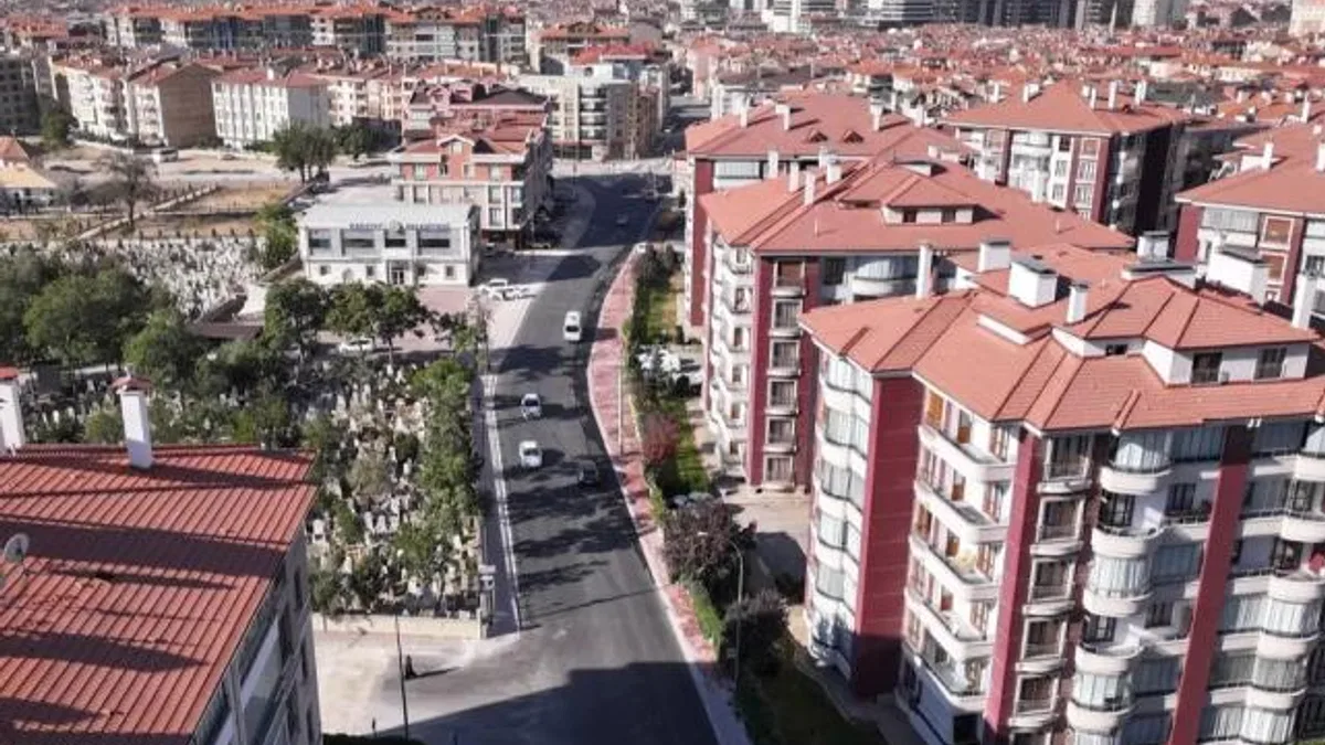 Konya Karatay’da sıcak asfalt çalışmalarına devam