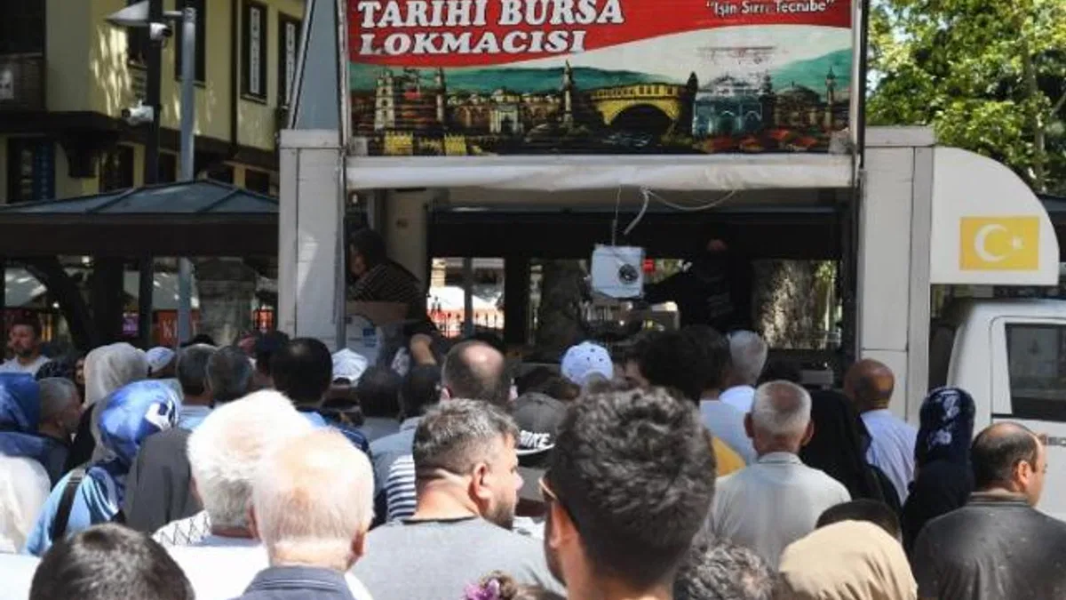 Osmangazi’de 15 Temmuz şehitleri için lokma ikramı