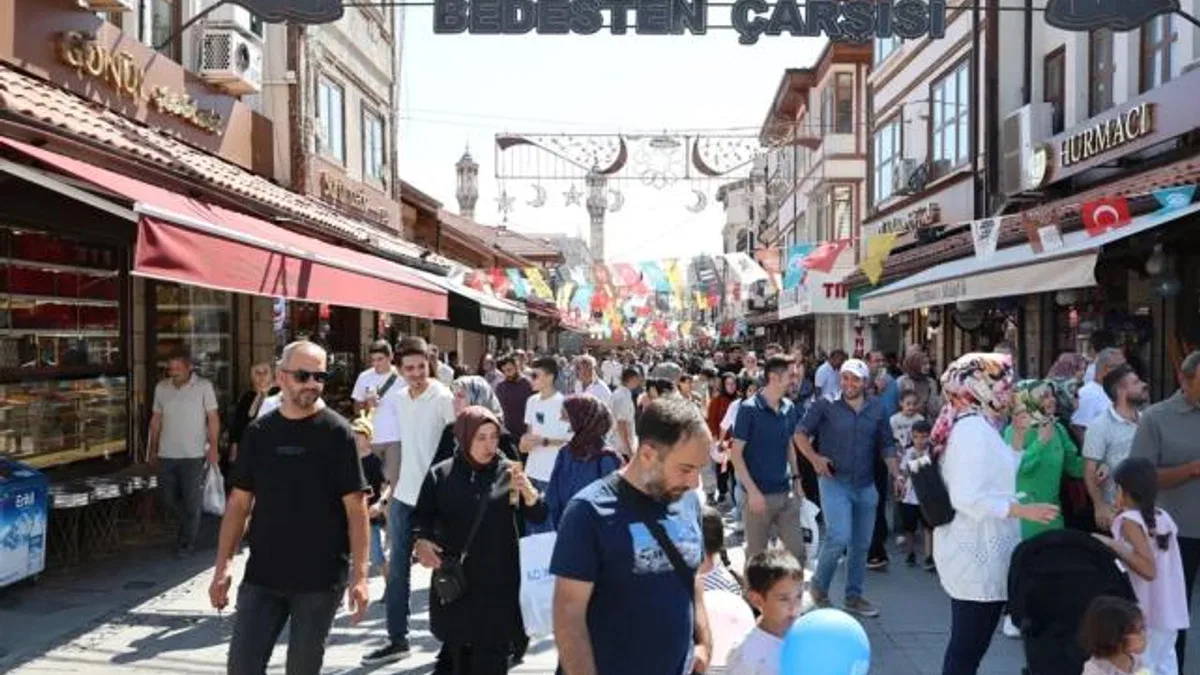 Konya’da Başkan Altay’dan esnafa teşekkür
