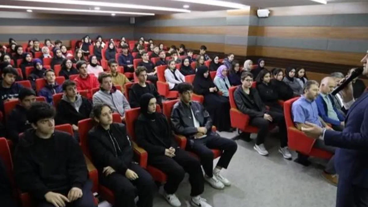 Başkan Taban bu kez Şehit Fevzi Başaran AİHL’den ‘Genç Bakış’ yaptı