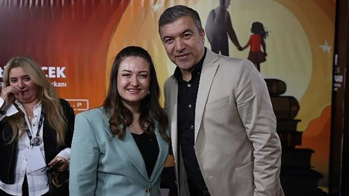 Antalya Kitap Fuarı’na ilk gün yoğun ilgi: Gazeteci İsmail Küçükkaya da davet edildi