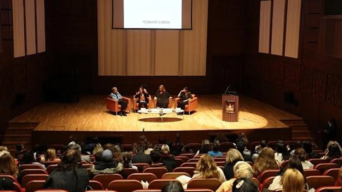 İzmir Büyükşehir ve İzmir Tabip Odası’ndan “Sağlığa Erişememek de Şiddettir” sempozyumu “Kadına şiddette bilanço çok ağır”