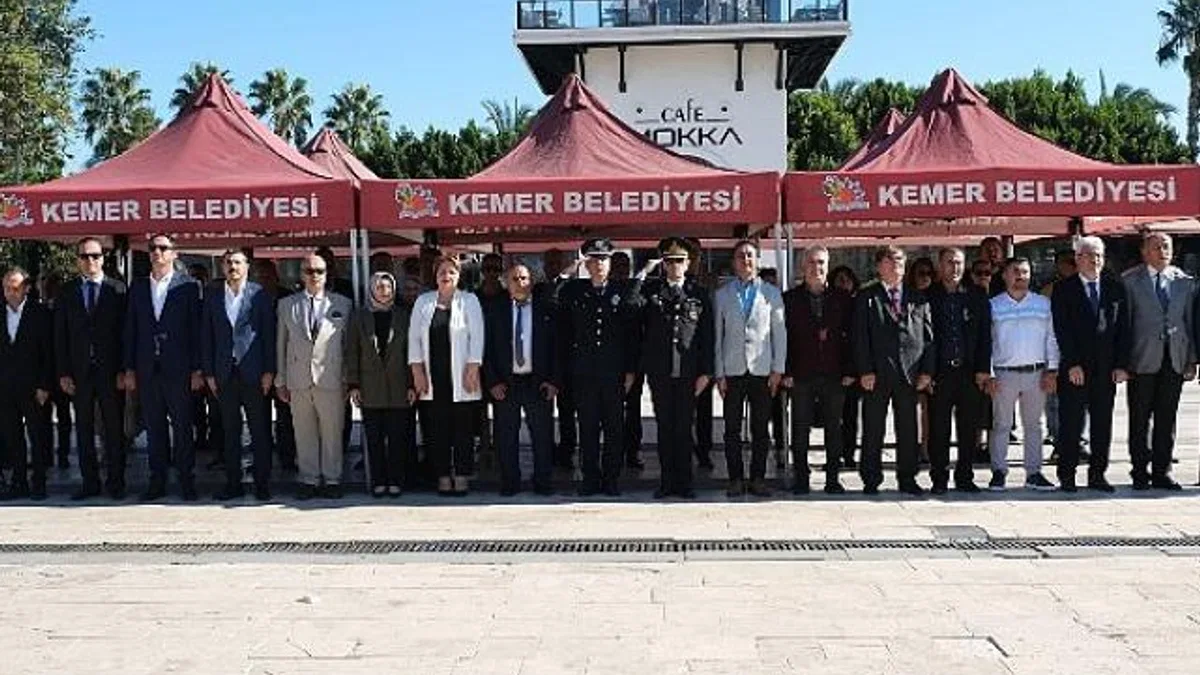 Kemer’de muhtarlar Günü kutlandı