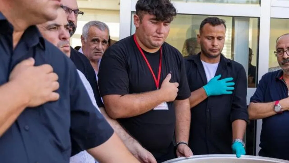 İzmir’de Başkan Tugay Aliağa’da aşure lokmasına ortak oldu