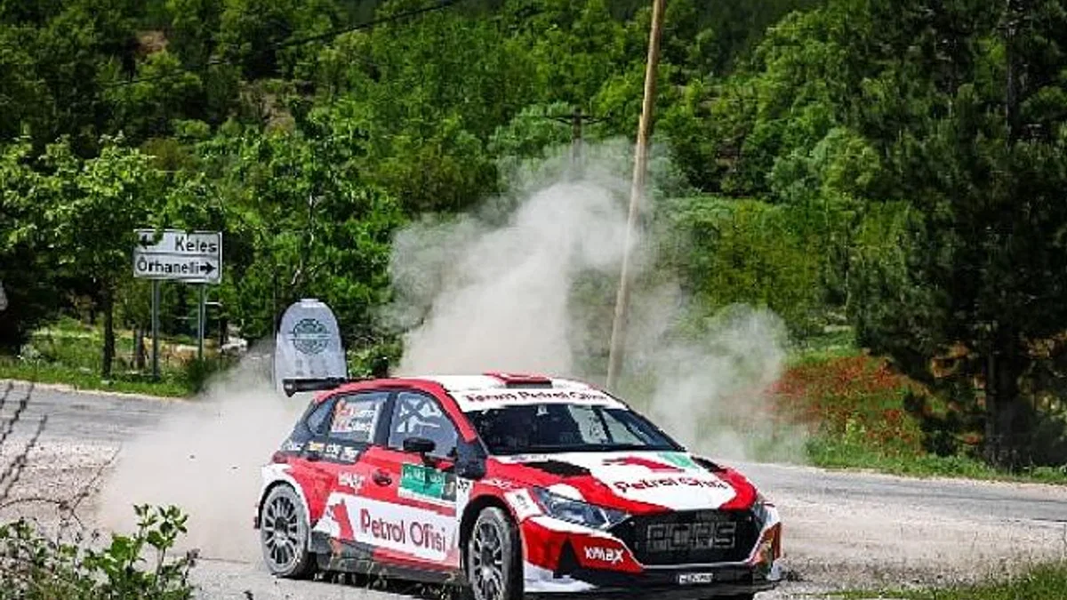 Kerem Kazaz ve Team Petrol Ofisi Portekiz Başarısının Hemen Ardından Bursa’da Zirveye Ulaştı!
