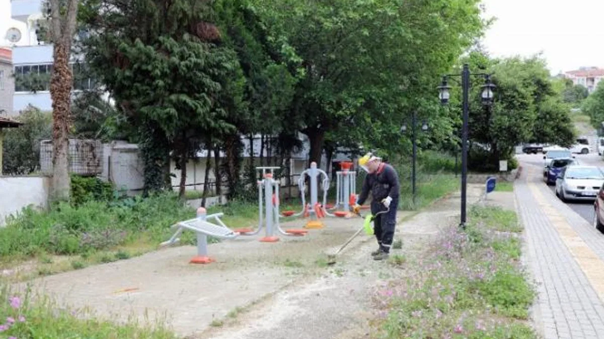 Mudanya’da park ve yeşil alanlara bakım