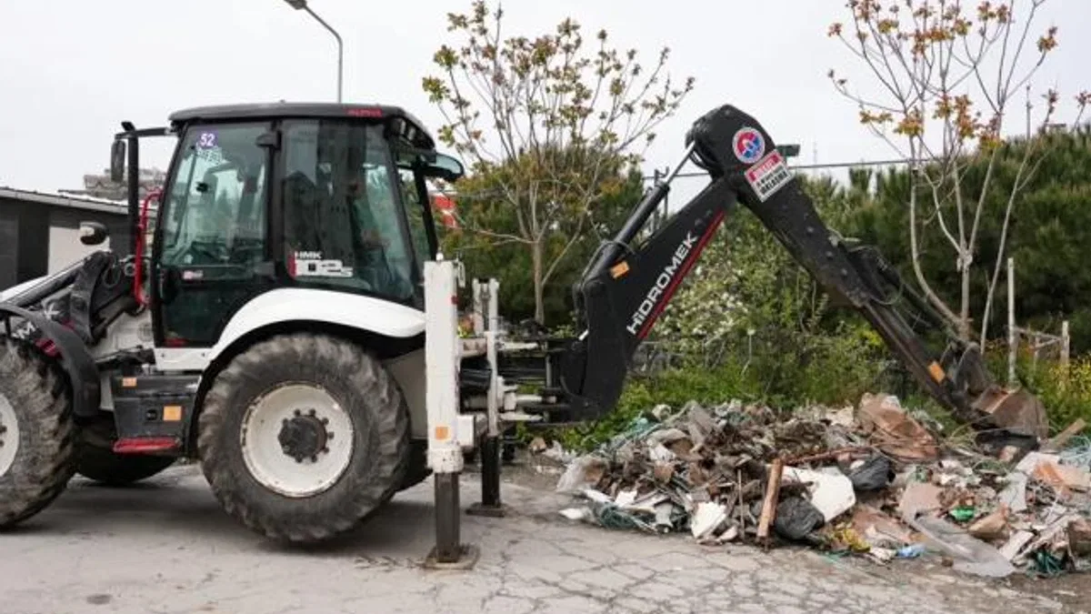 Maltepe’nin mahallelerinde bahar temizliği