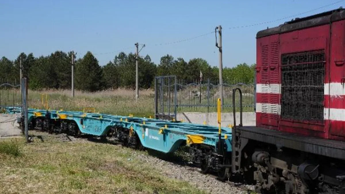 Konteyner vagonlar TCDD’ye teslim edildi