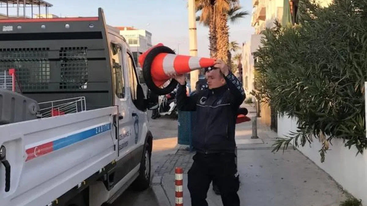 İzmir Güzelbahçe’de zabıta ekipleri işgale geçit vermiyor