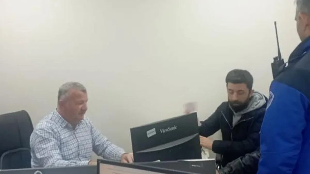 Vatandaşın düşürdüğü parayı zabıta buldu