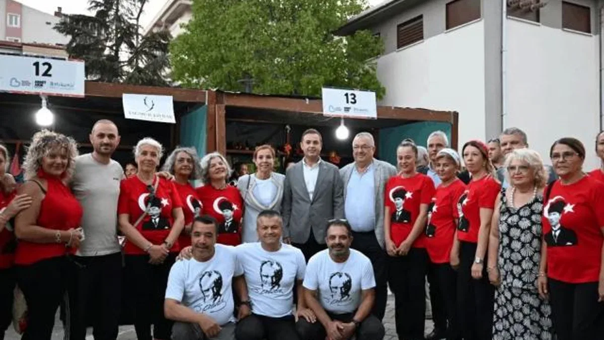 Edremit’te Kadın Emeği Çarşısı yoğun ilgi gördü