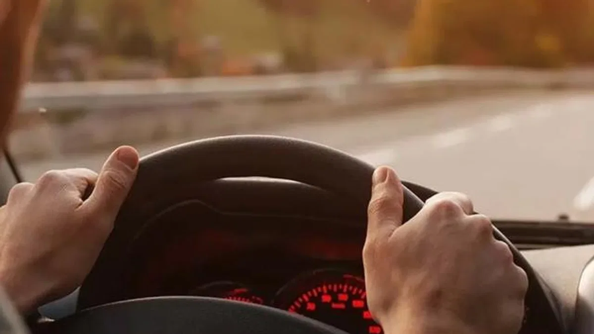 Trafikte güvenli sürüş için üç altın kural! Dikkat dağınıklığı felakete yol açıyor