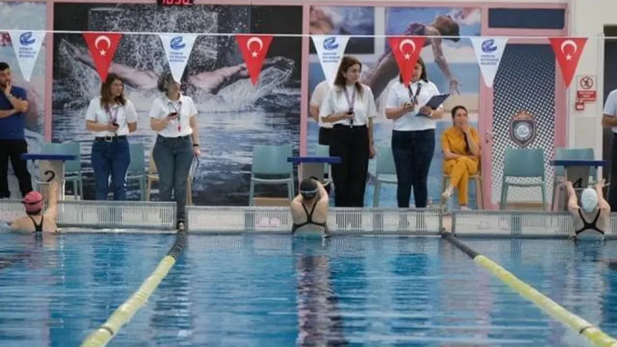 Eskişehir’de Engelsiz Kulaçlar renkli görüntülere sahne oldu