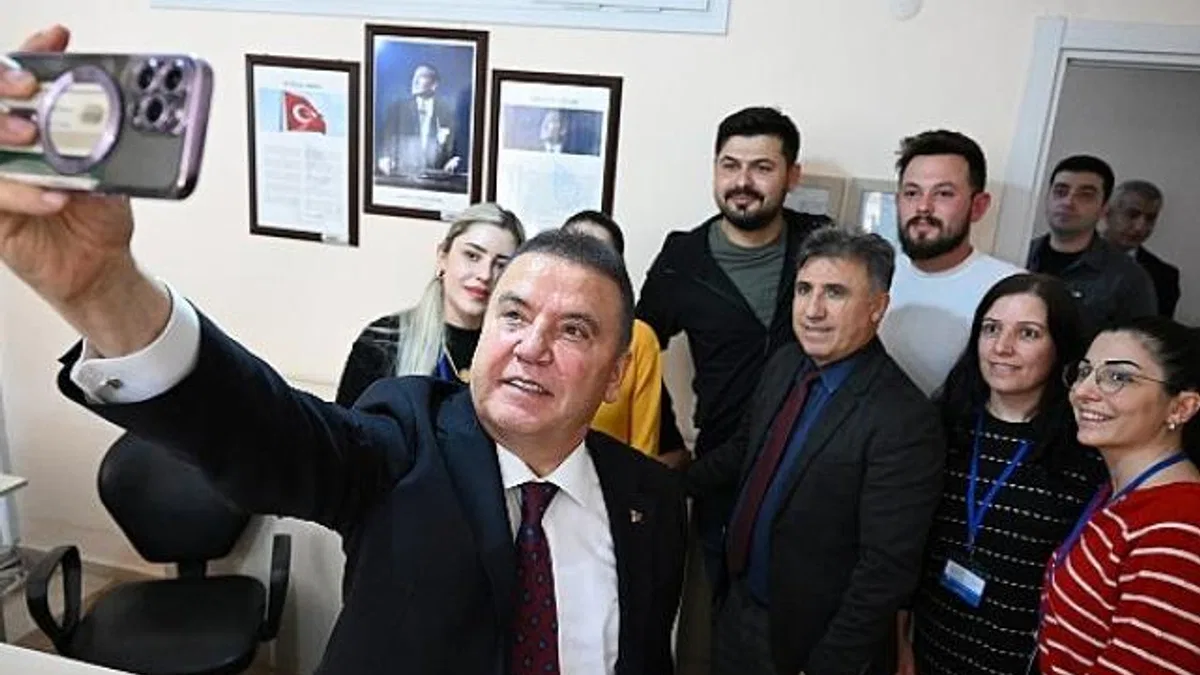 Başkan Muhittin Böcek Aksu’yu ziyaret etti