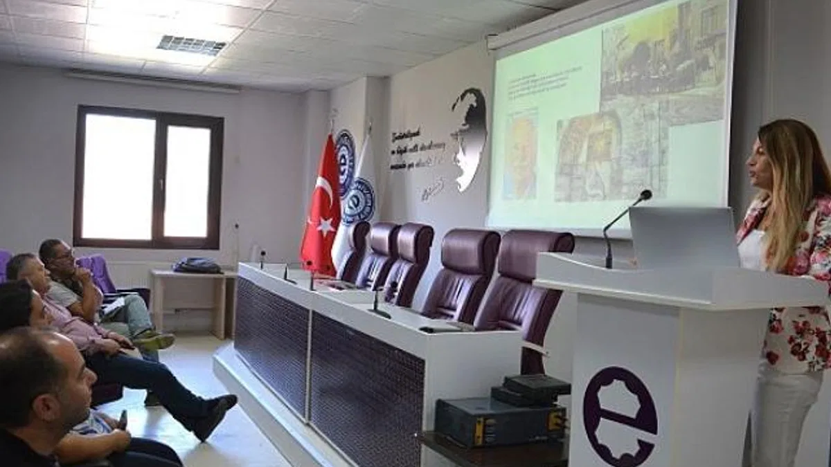 Prof. Dr. Elif Eser Eke Bayramoğlu, “Cumhuriyet Döneminde Türk Dericiliği”ni anlattı