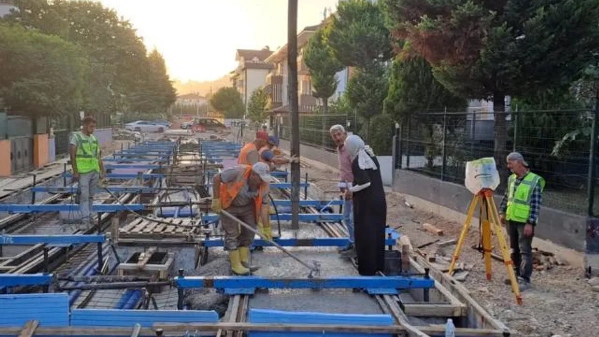 Kocaeli Alikahya Tramvayı’nda ray betonları dökülüyor