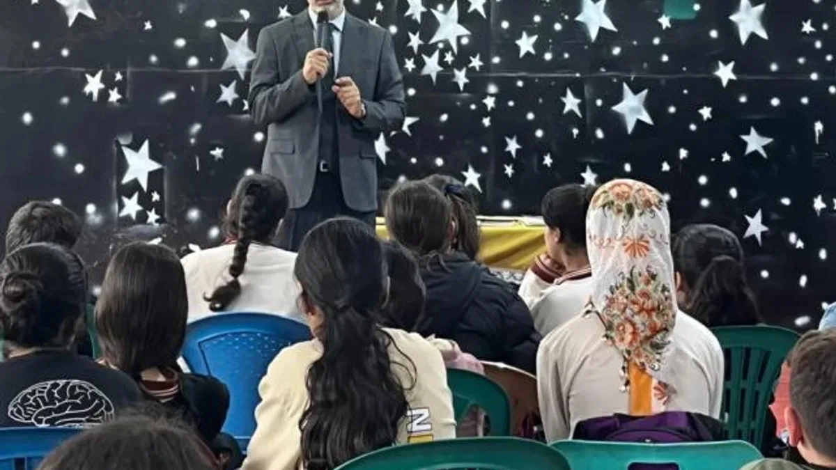 Bismil’de öğrencilere ‘Başarıda Arkadaş Seçimi’ konferansı