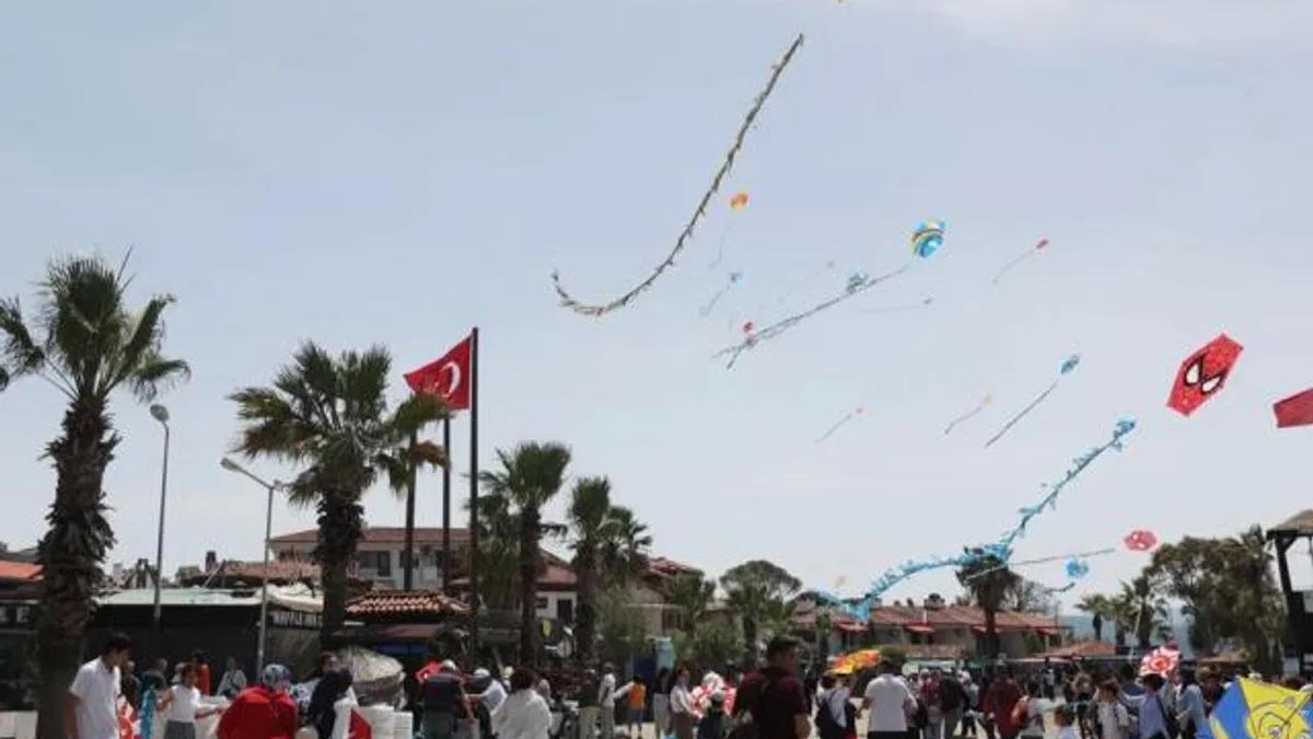 Muğla’da engelsiz uçurtmalar gökyüzünü renklendirdi